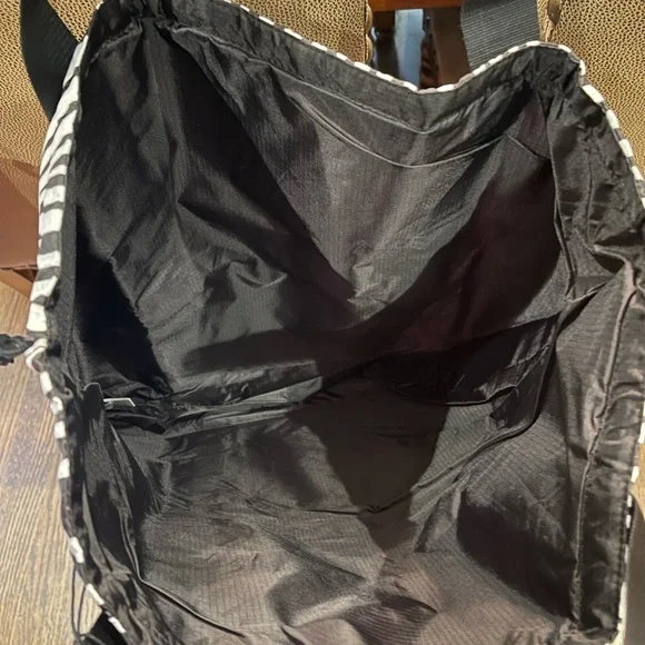 UGG NWT Frannie Cinch Totes - Picture 8 of 9